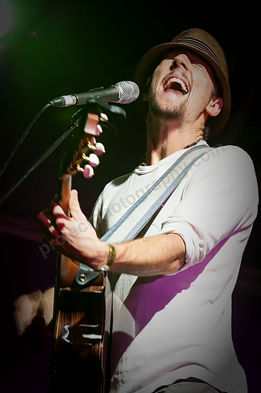 1_jason_mraz_bnr_wyliepic_4_09_035.png