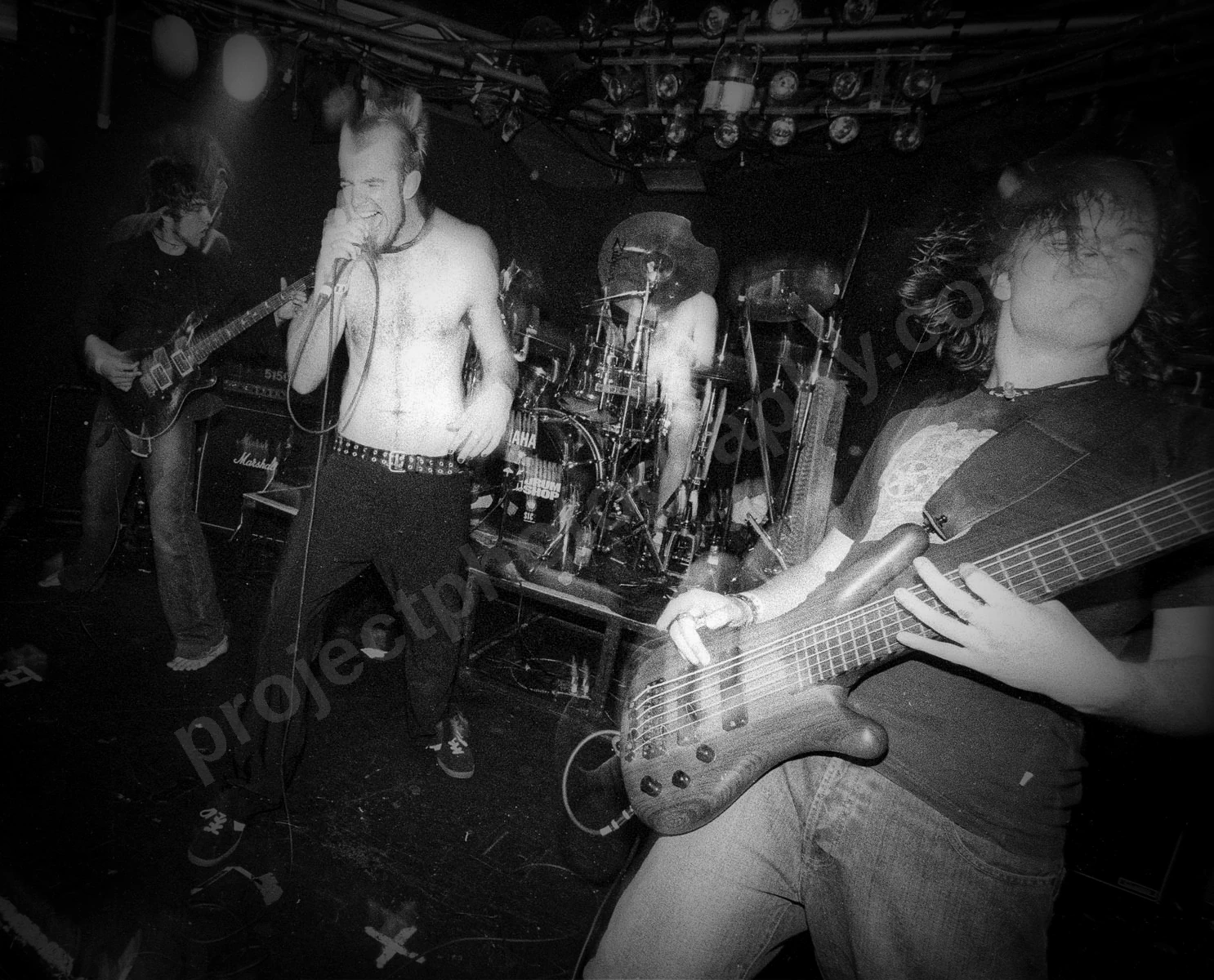 1_karnivool_2541_wyliepic_26_2_2005_00.jpg