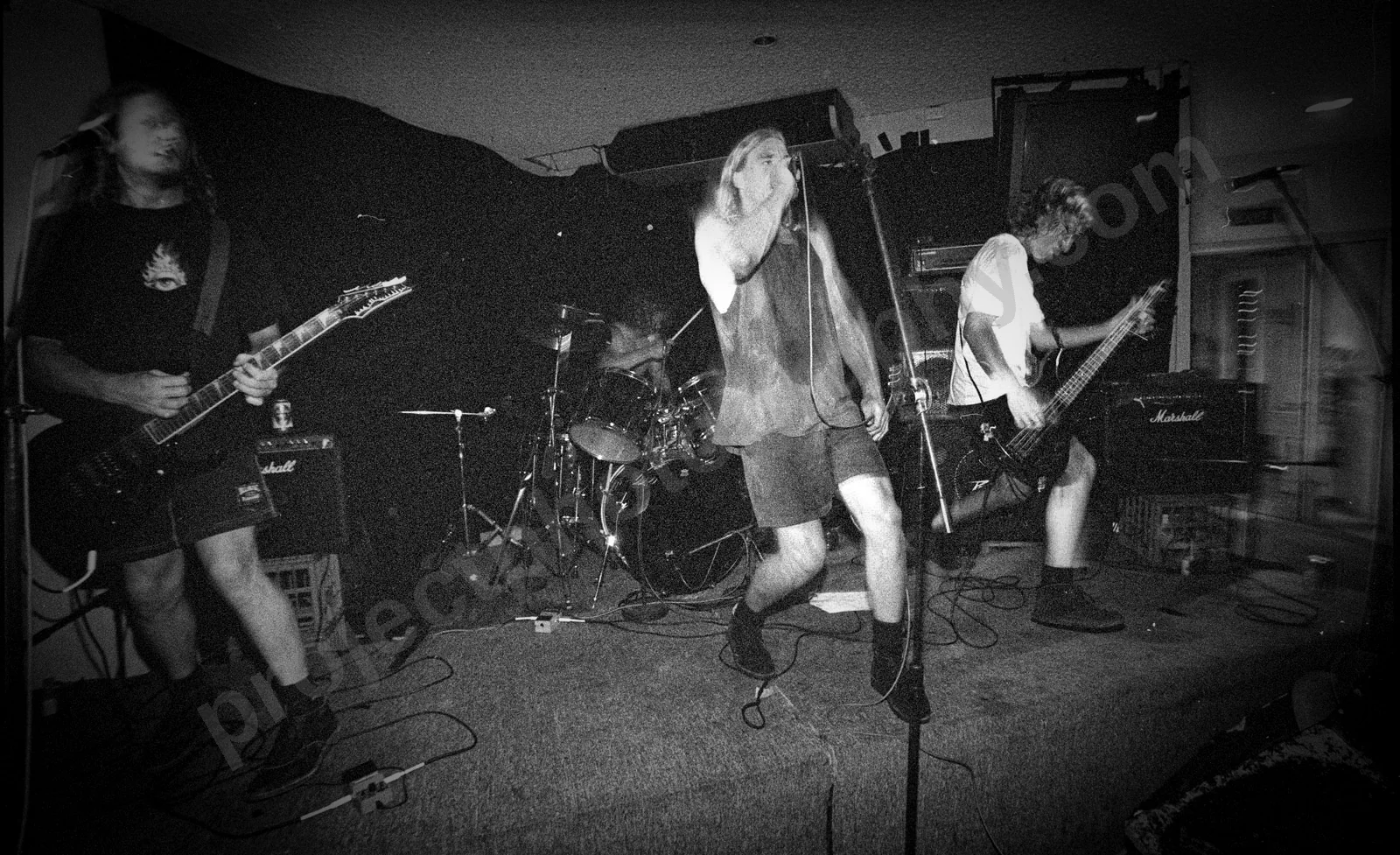 1_mothers_crutch_cave_bar_karrinyup_10_1995_1293_01.jpg