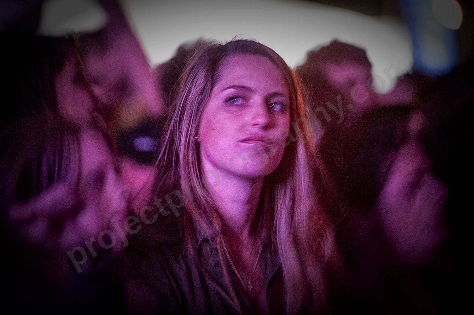 1_movement_girl_in_crowd_wyliepic_2010_10.jpg