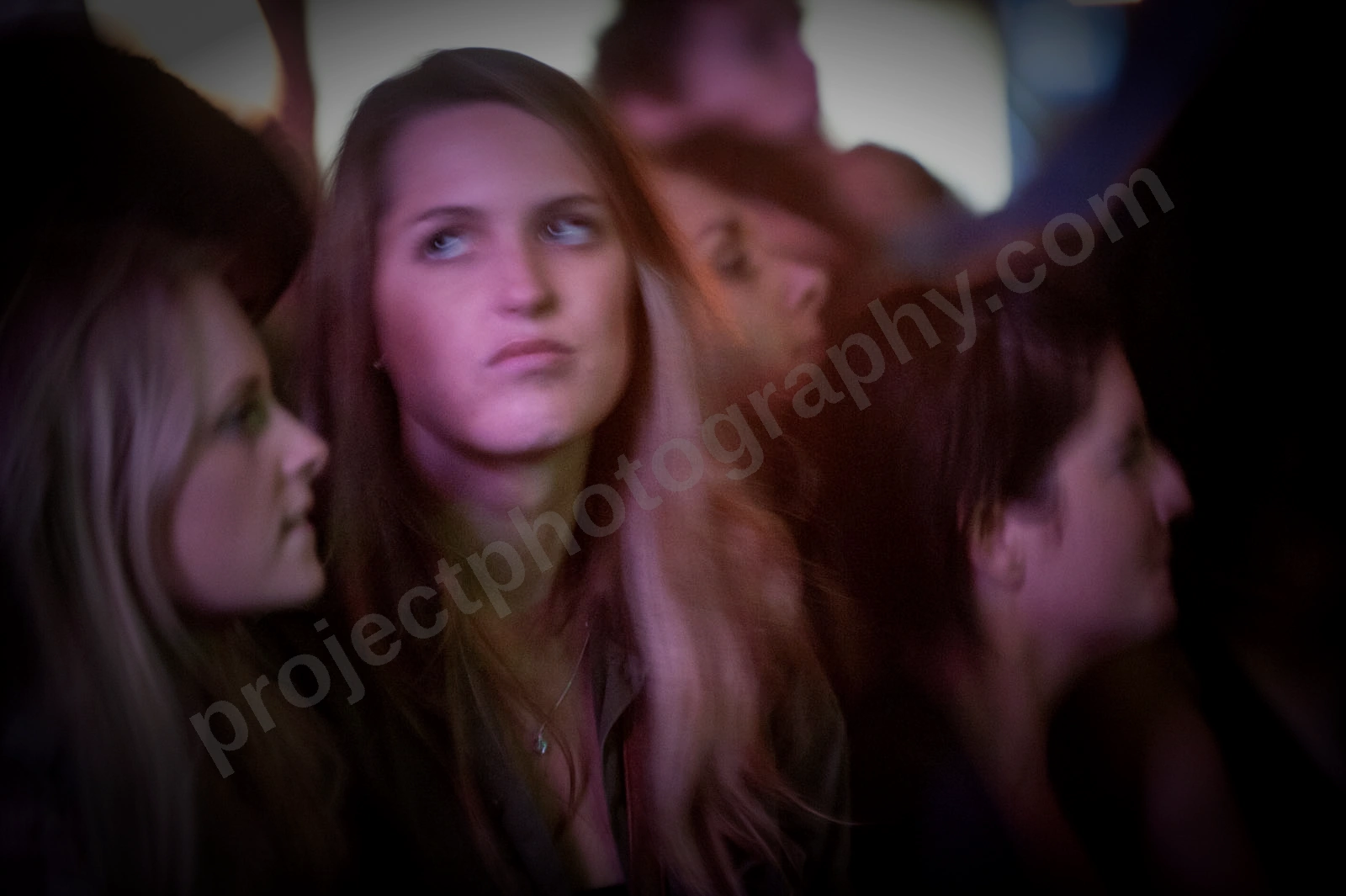 1_movement_girl_in_crowd_wyliepic_2010_11_1.jpg