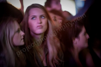 1_movement_girl_in_crowd_wyliepic_2010_11_1.jpg