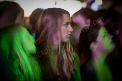 1_movement_girl_in_crowd_wyliepic_2010_12.jpg
