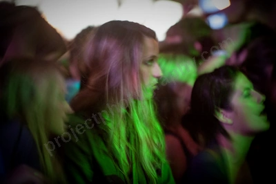 1_movement_girl_in_crowd_wyliepic_2010_13.jpg