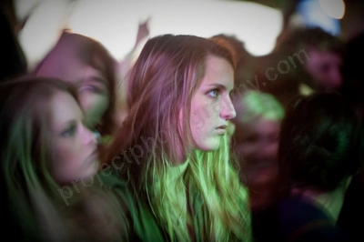 1_movement_girl_in_crowd_wyliepic_2010_14.jpg