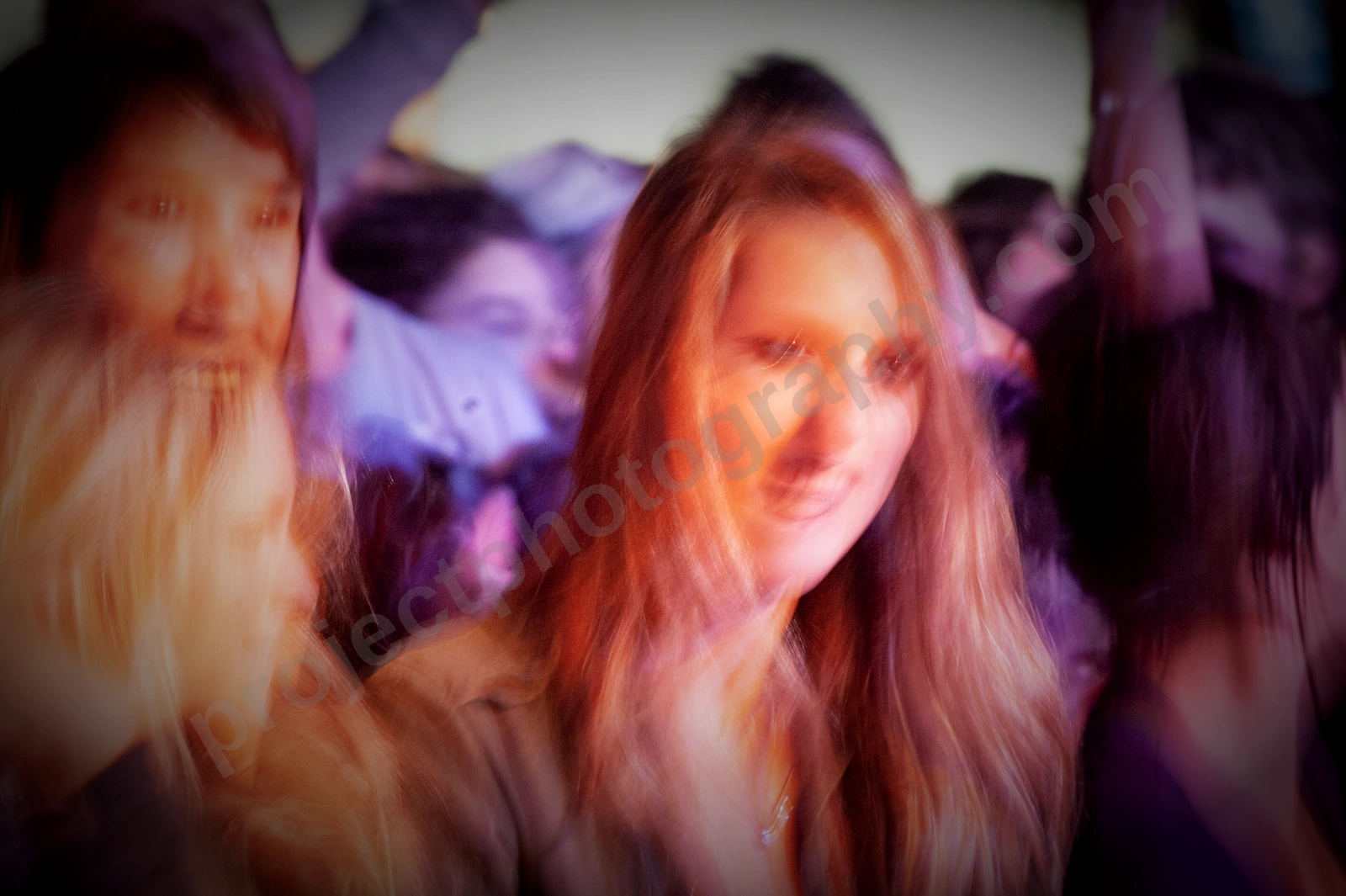 1_movement_girl_in_crowd_wyliepic_2010_17.jpg