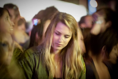 1_movement_girl_in_crowd_wyliepic_2010_24.jpg