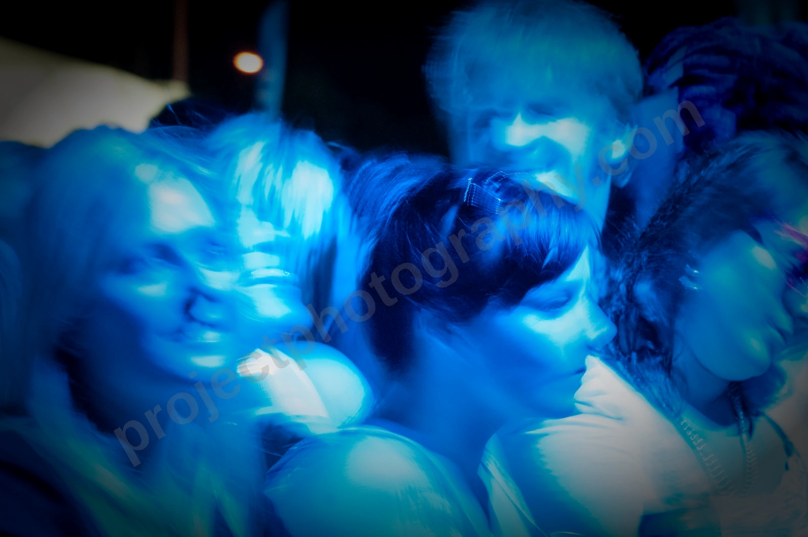 1_movement_girl_in_crowd_wyliepic_2010_43.jpg