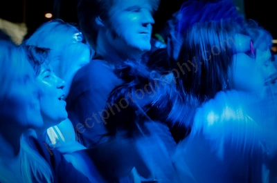 1_movement_girl_in_crowd_wyliepic_2010_47.jpg