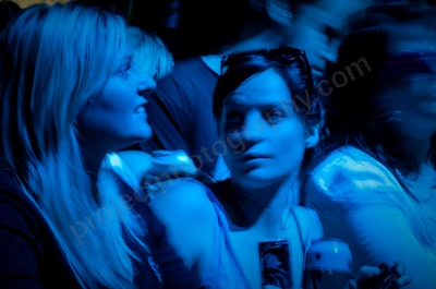 1_movement_girl_in_crowd_wyliepic_2010_49.jpg