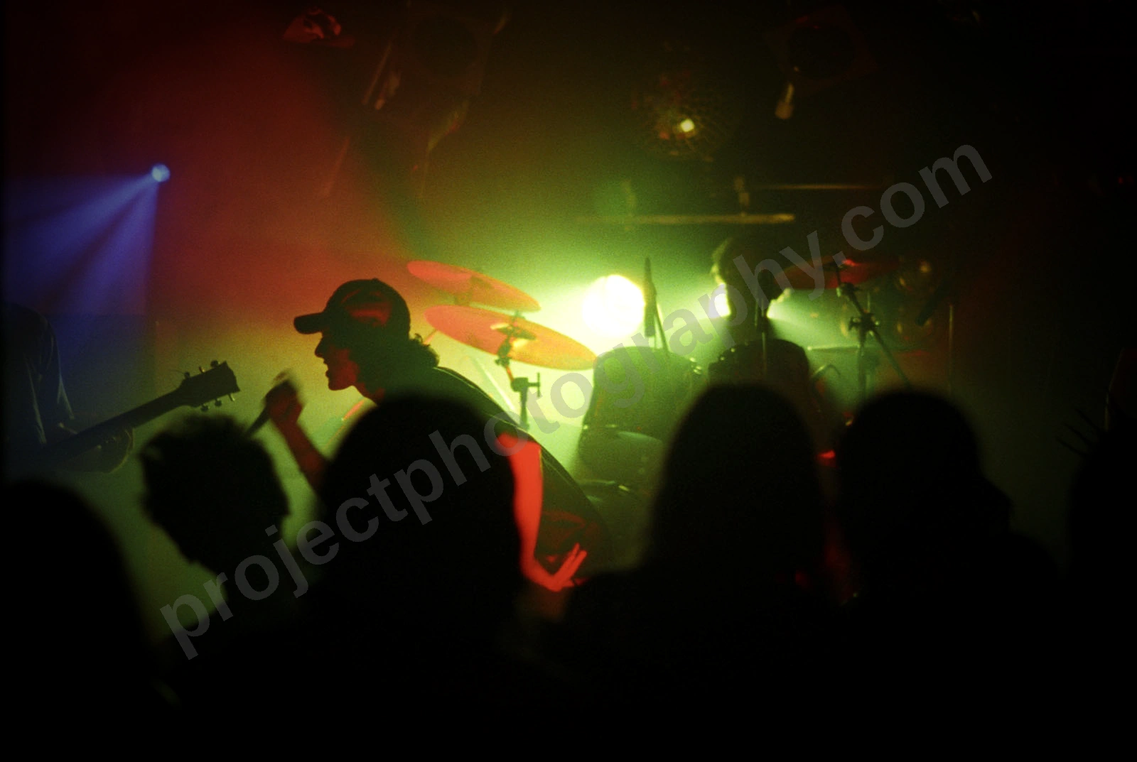 1_pc_thug_crowd_amp_1979_wyliepic_4_01_00.jpg