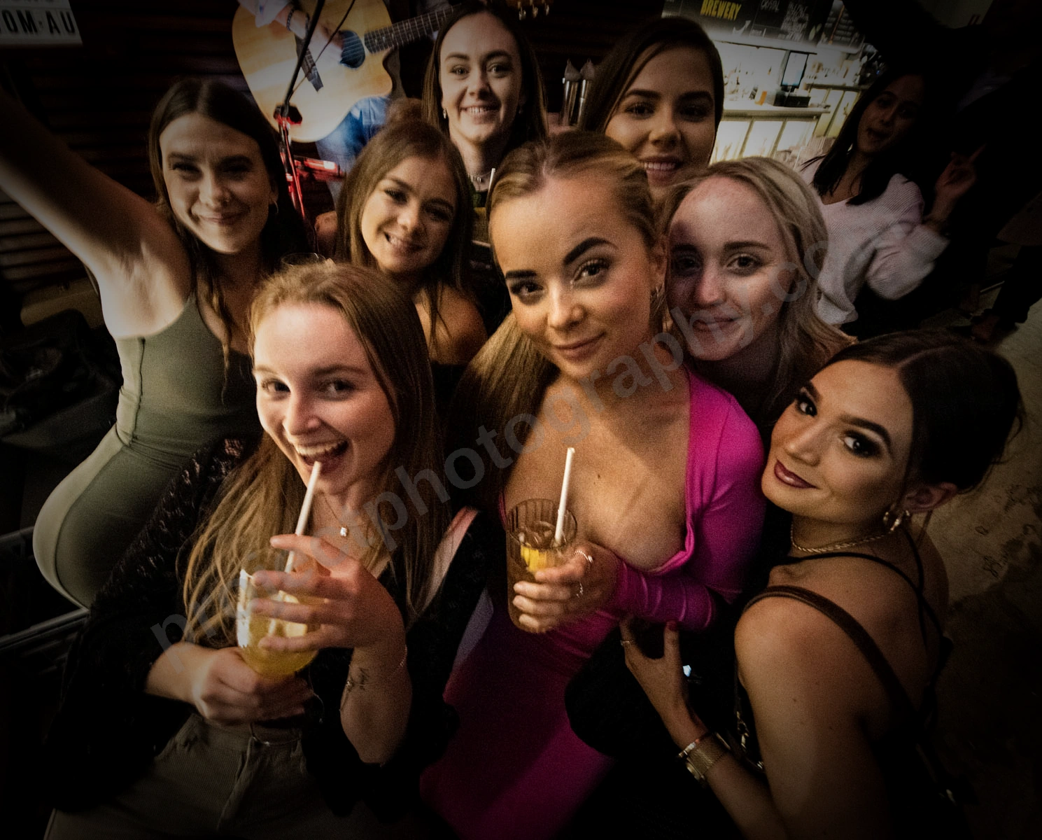 1_scenery_beautiful_girls_generous_squire_wyliepic_6_21_05.jpg