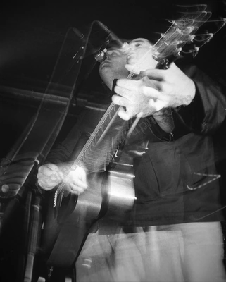 Alex_Lloyd_2013_wyliepic_07.jpg