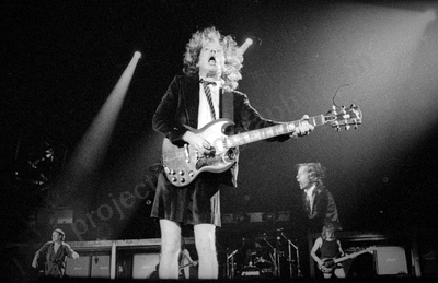 ac_dc_burswood_1676_wyliepic_2_11_96_07.jpg