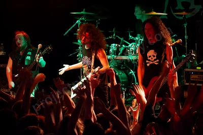 alestorm_crowd_amp_wyliepic_5_11_26.png