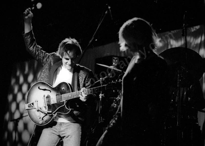 alex_chilton_fiona_fbn_1335_wyliepic_11_95_04.jpg