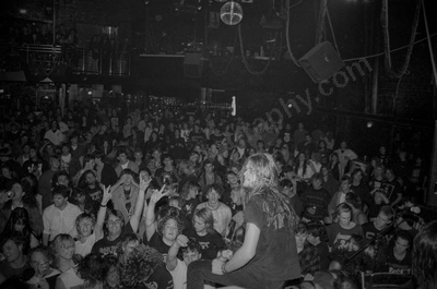 allegiance_crowd_berlin_233_wyliepic_5_92_01.jpg
