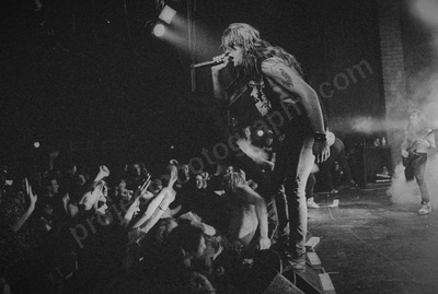 allegiance_crowd_berlin_359_wyliepic_10_92_10.jpg