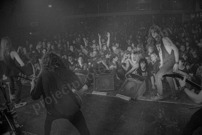 allegiance_crowd_berlin_359_wyliepic_10_92_12.jpg