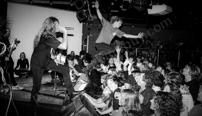 allegiance_crowd_stagediving_club_atlantis_477_wyliepic_4_93_01.jpg