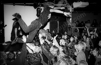allegiance_crowd_stagediving_club_atlantis_477_wyliepic_4_93_05.jpg