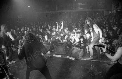 alliegance_berlin_crowd_359_wyliepic_92_3_FILM.jpg