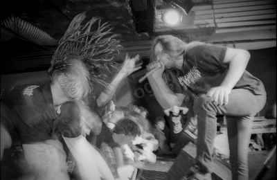 alliegance_crowd_grosvenor_530_wyliepic_93_01_FILM.jpg