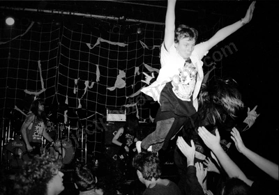 alliegance_crowd_stagediving_berlin_274_wyliepic_92_1_FILM.jpg