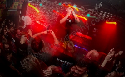 alpha_wolf_crowd_amp_wyliepic_20_7_19_07.png