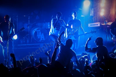 amity_affliction_crowd_capital_10_11_03.png