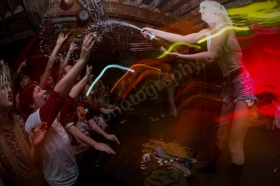 amyl_and_the_sniffers_crowd_rosemount_wyliepic_7_18_09.png
