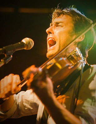 andrew_bird_rosemount_wyliepic_11_1_08_13.png