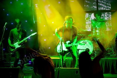 arts_martial_crowd_wf_bar_120_wyliepic_2_12_05.png