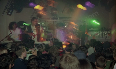 avalanches_crowd_amp_1934_wyliepic_7_10_10.jpg