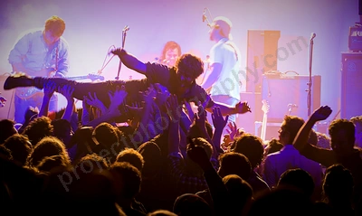 bad_dreems_crowd_badlands_wyliepic_6_17_04.png