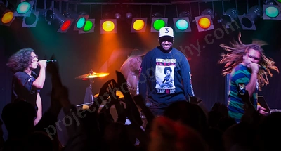 baker_boy_crowd_amp_wyliepic_5_18_33.png