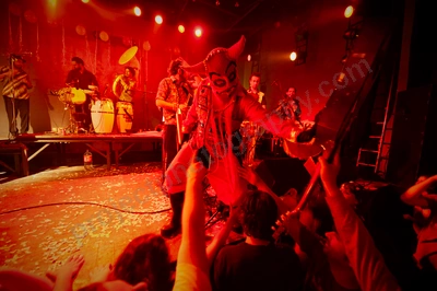 banda_conmocion_chile_wyliepic_11_09_037.png