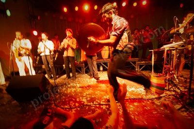 banda_conmocion_chile_wyliepic_11_09_079.png