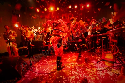 banda_conmocion_chile_wyliepic_11_09_093.png