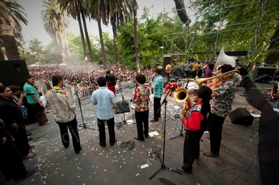 banda_conmocion_chile_wyliepic_13_09_001.jpg