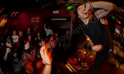 behind_crimson_eyes_crowd_amp_wyliepic_2_07_06.png