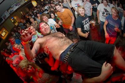 bennies_crowd_rosemount_wyliepic_2_13_1402.png