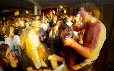 bennies_crowd_rosemount_wyliepic_2_13_1404.png