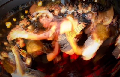 bennies_crowd_rosemount_wyliepic_2_13_1406.png
