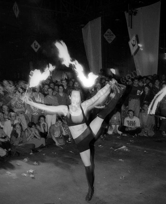 bizircus_crowd_1130_wyliepic_5_95_02.jpg