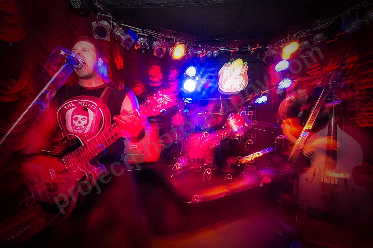 blazing_entrails_rocket_room_wyliepic_4_12_04.png