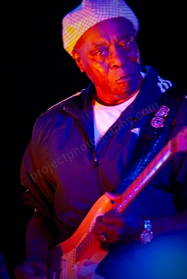 buddy_guy_blues_and_roots_wyliepic_3_08_10.png