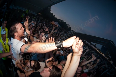 butterfly_effect_crowd_rollercoaster_wyliepic_1_2006_02.png