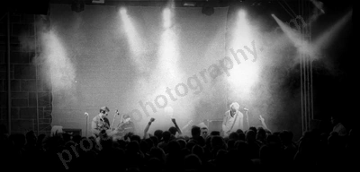 buzzcocks_crowd_watershed_2228_wyliepic_8_2_2003_00.jpg