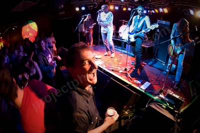 celibate_rifles_tim_kucera_crowd_amp_wyliepic_6_07_09.png